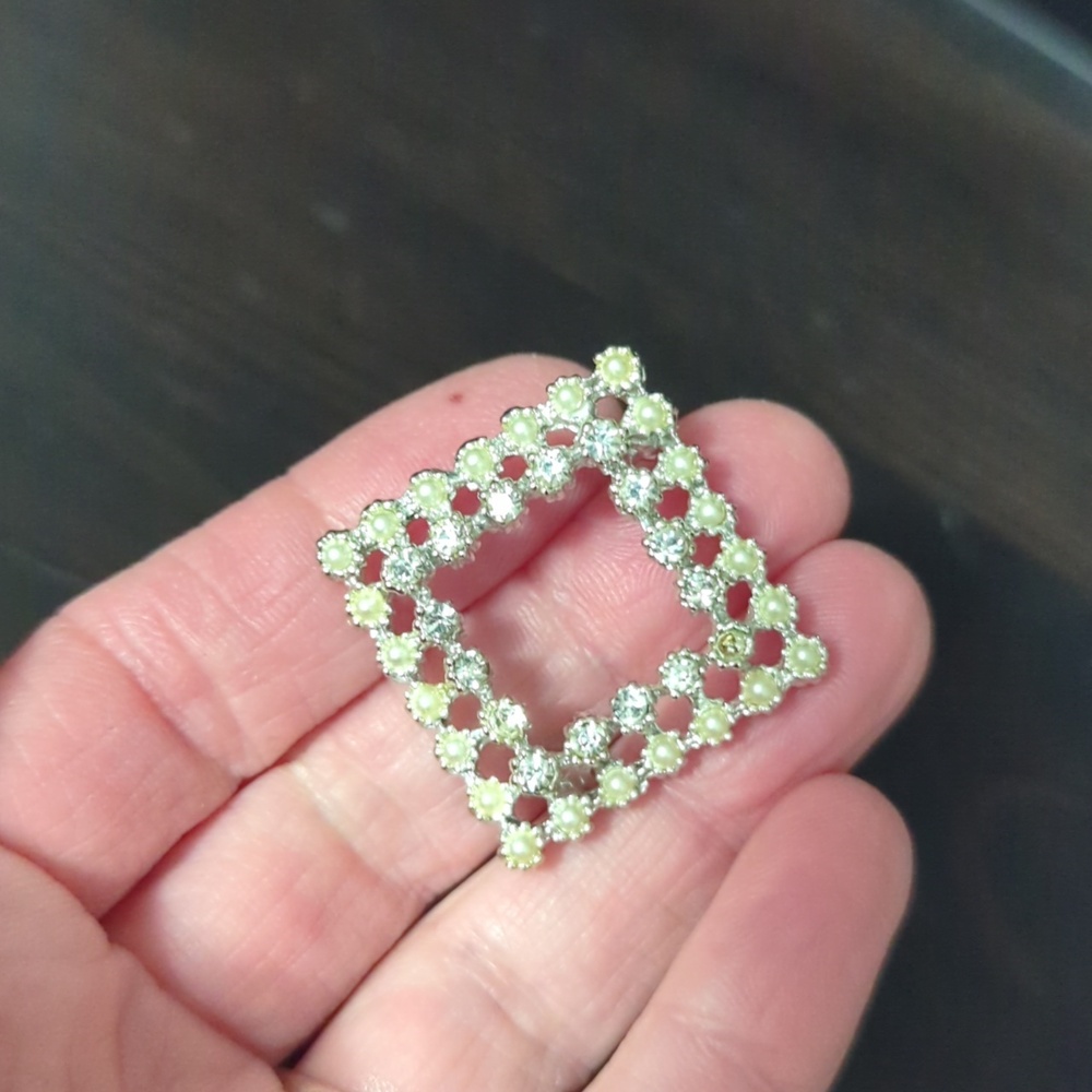 Square Rhinestone And Pearl Brooch Pin